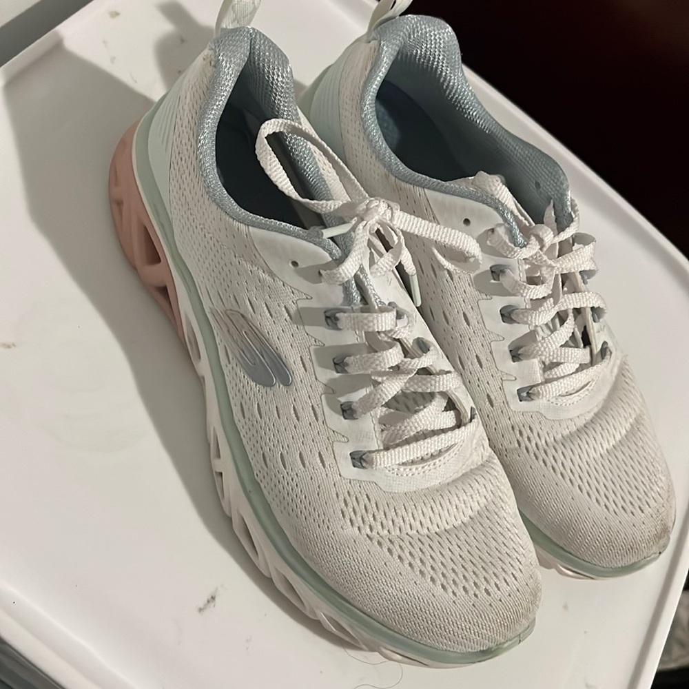 Skechers sneakers